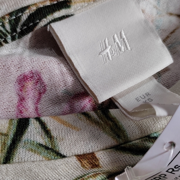 💜💜💜H&M top with tag - Picture 3 of 5